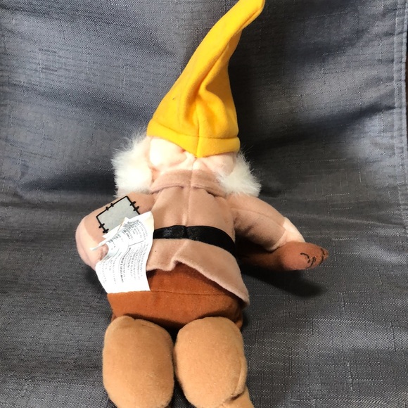 🛍️5/$20🛍️DISNEY’S SNEEZY DWARF - Picture 2 of 4